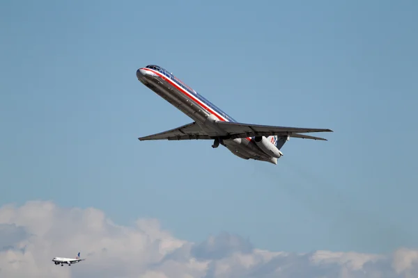Amerikanische Fluggesellschaft mcdonnell douglas md-82 — Stockfoto