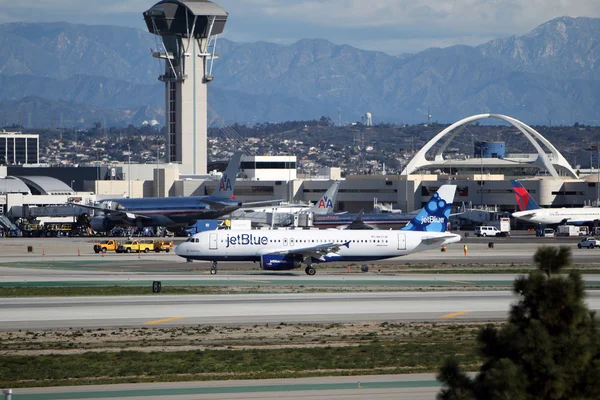 Jetblue の航空路エアバス a320 n637jb — ストック写真