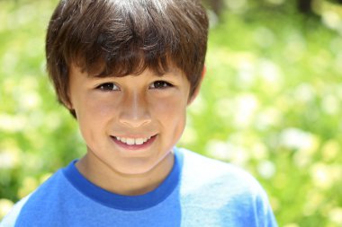 genç çocuk doğa serisi