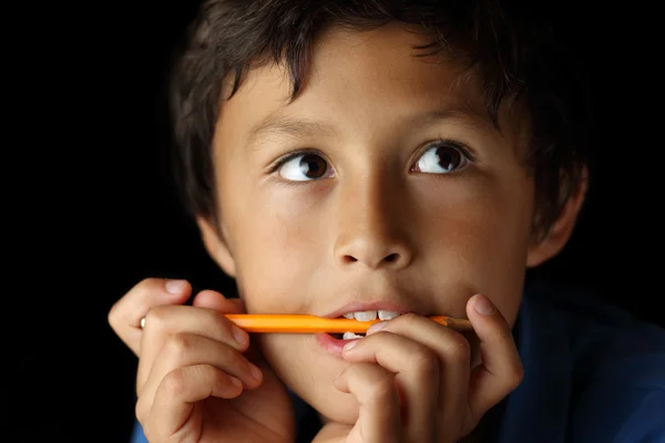 Porträt eines kleinen Jungen - Chiaroscuro-Serie — Stockfoto