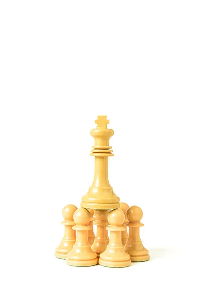 Bílý Král Bílých Šachových Figurkách Bílým Pozadím Koncepce Podnikání Vedení — Stock fotografie