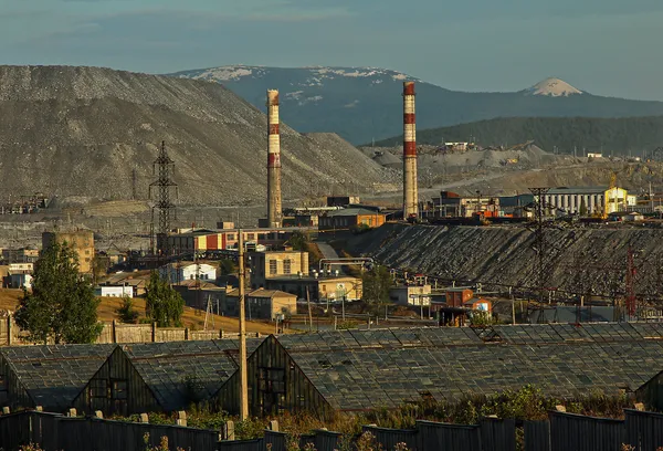 Промышленный ландшафт Южного Урала — стоковое фото