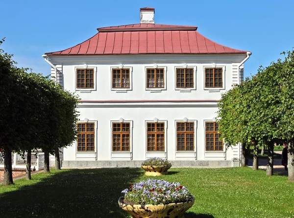 Marly's palace, Petrodvorec, petersburg — Stock fotografie