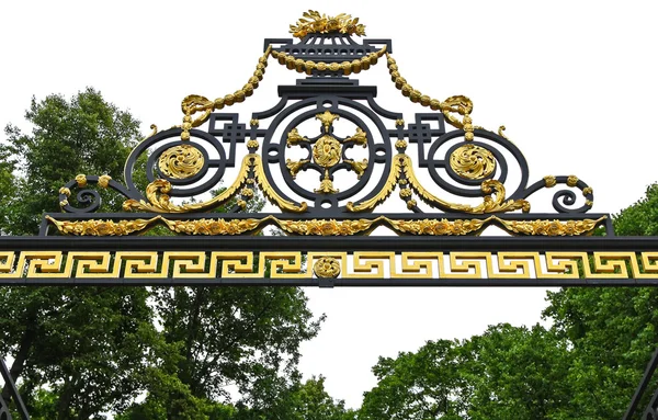 Entrance in the Summer Gardens in Petersburg — Stock Photo, Image