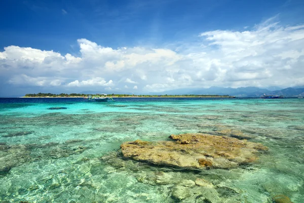 A Paradicsom-sziget, a gili meno. Indonézia — Stock Fotó