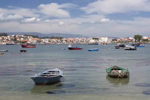 Barcos y nubes — Foto de Stock