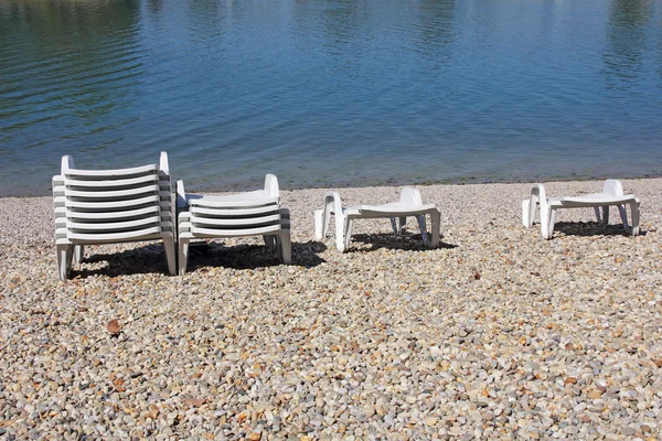 Пляжные стулья — стоковое фото