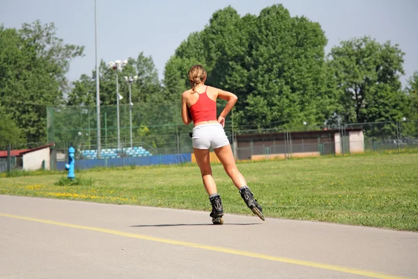 Patinaje sobre ruedas — Foto de Stock