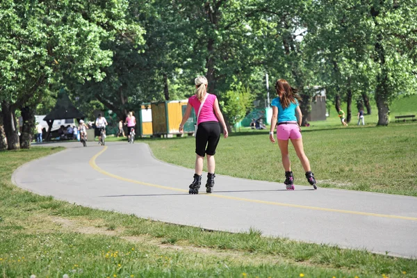 Deux patineurs — Photo