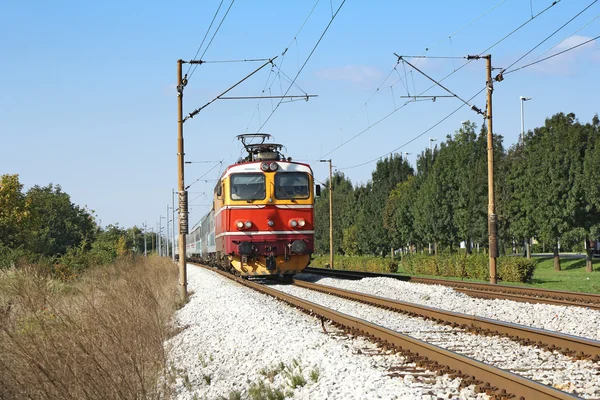 Tren.