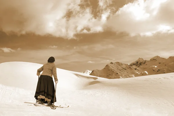 Female Skier — Stock Photo, Image