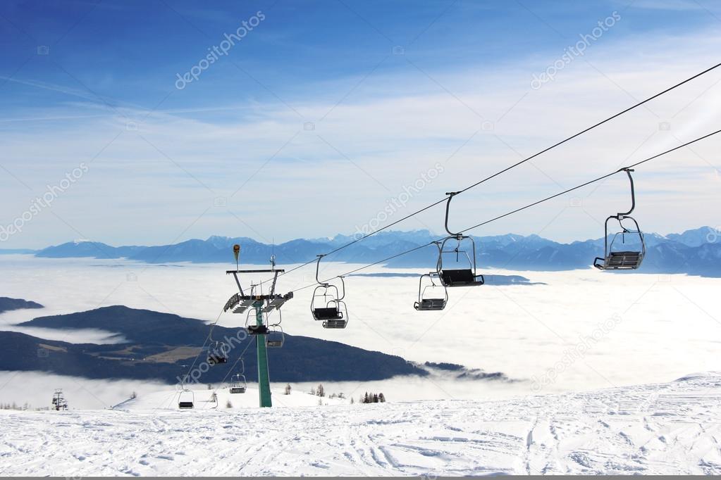 Ski lift and skiers