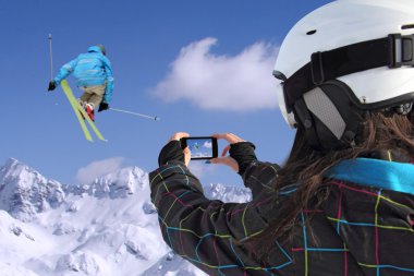 hareket eden telefon fotoğraf kayakçı atlamak