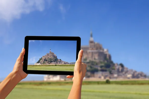 Taking pictures on a tablet — Stock Photo, Image
