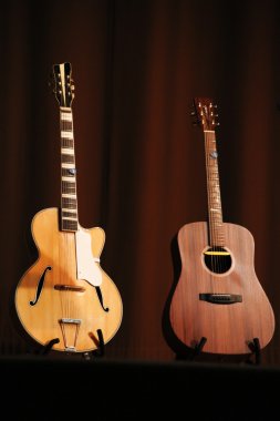 akustik gitar