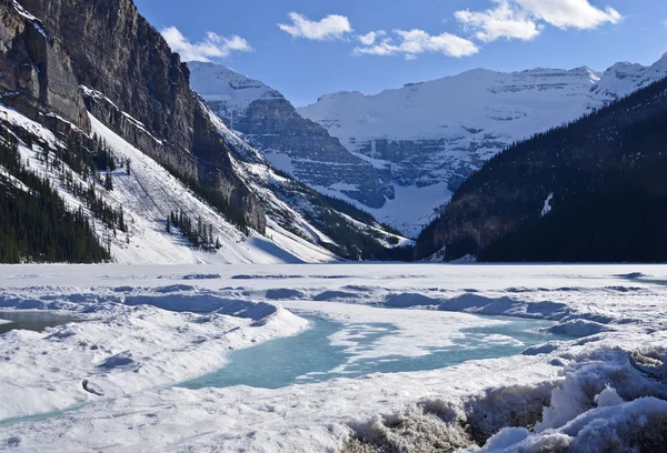 Rocky mountains, lake louise in de winter — Stockfoto