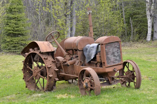 Stary ciągnik — Zdjęcie stockowe