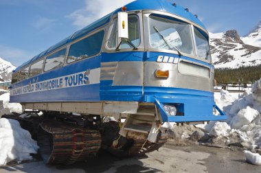 Columbia icefield, snowcoach clipart