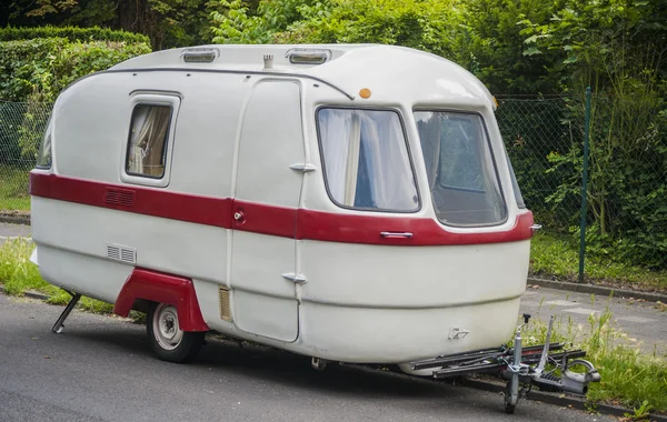 Old-timer trailer campista — Fotografia de Stock