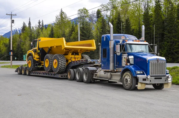 Heavy hauling — Stock Photo, Image