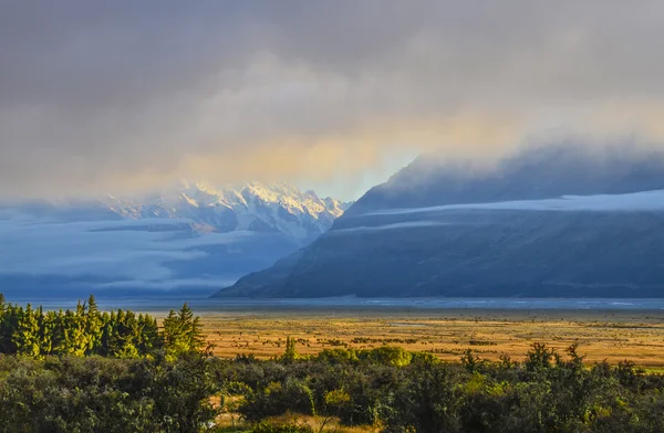 Mist in de vallei — Stockfoto