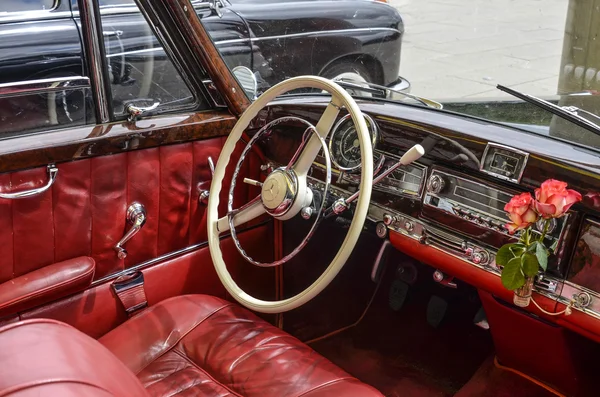 Mercedes cabriolet voiture vintage — Photo