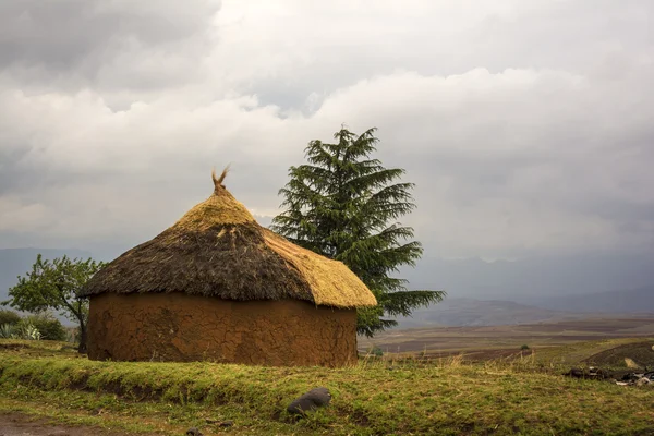 Afrikanische runde hütte, lesotho, afrika — Stockfoto