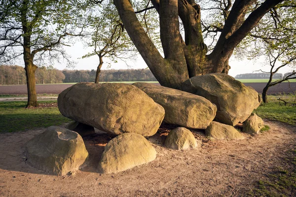 Megalityczny grobowiec grób kamień — Zdjęcie stockowe