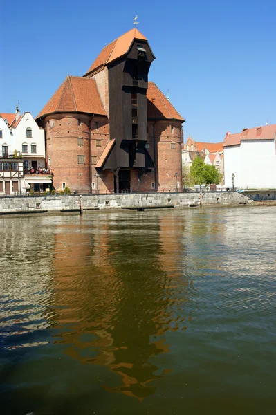 Vecchio porto di Danzica - la città libera di Danzica - 2009 Danzica, Polonia, famosa gru in legno del XIII secolo — Foto Stock