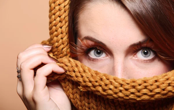 Autumn woman fresh girl glamour brown hair eye-lashes — Stock Photo, Image