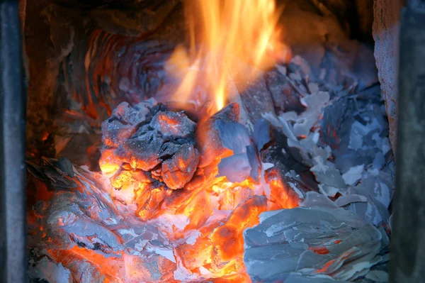 Lareira velha, fogão, fogo — Fotografia de Stock