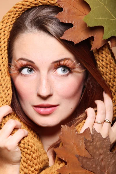 Autumn woman fresh girl glamour brown hair eye-lashes — Stock Photo, Image