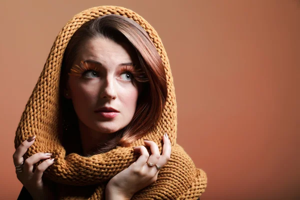 Осенняя женщина свежая девушка гламурные ресницы — стоковое фото