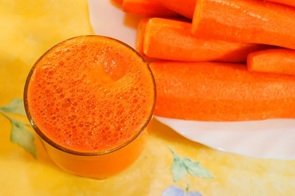 Succo di carota in vetro — Foto Stock