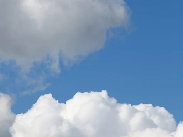 蓝天，云层气象学 — 图库照片