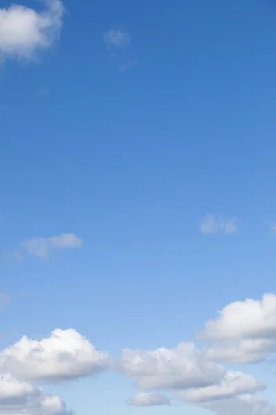 Modrá obloha s mraky meteorologie — Stock fotografie