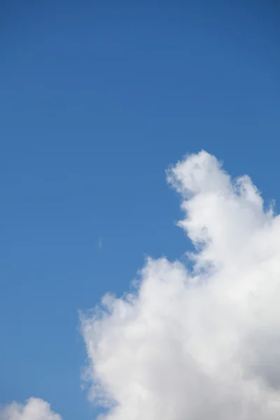 Cielo azul con meteorología de nubes —  Fotos de Stock