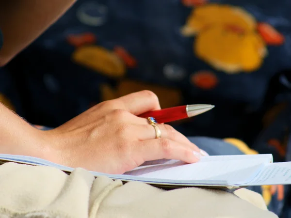 Conferentie bijeen van laptops en schrijven — Stockfoto