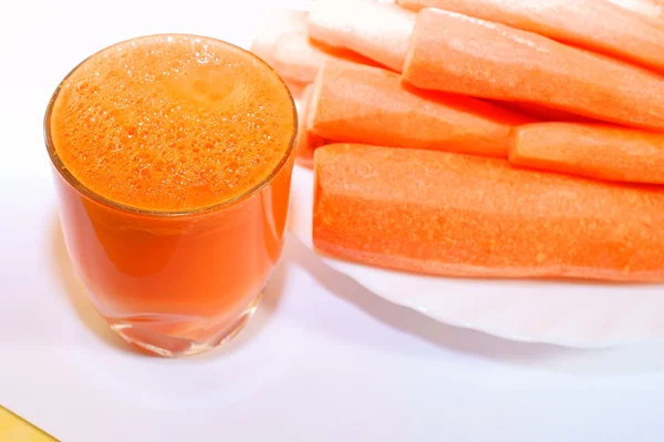 Succo di carota in vetro — Foto Stock