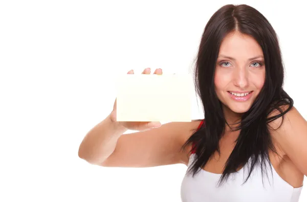 Dárková poukázka. Vzrušená žena ukazující prázdný znak na papírové kartě — Stock fotografie
