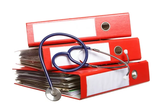 Dosare de fișiere cu stetoscop izolat pe alb — Fotografie, imagine de stoc