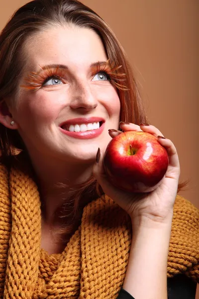 Otoño mujer manzana moda hembra pestañas — Foto de Stock