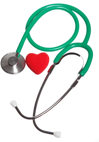 Rött hjärta och gröna stetoskop isolerade — Stockfoto