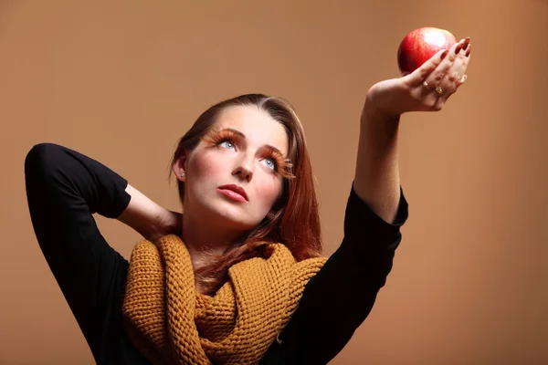 Autumn woman apple fashion female eye-lashes — Stock Photo, Image