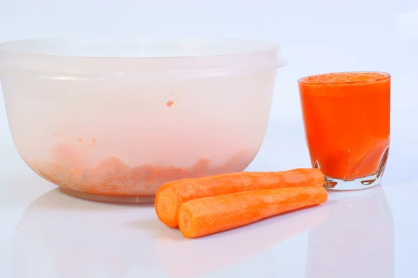 ग्लासमध्ये गाजर रस — स्टॉक फोटो, इमेज
