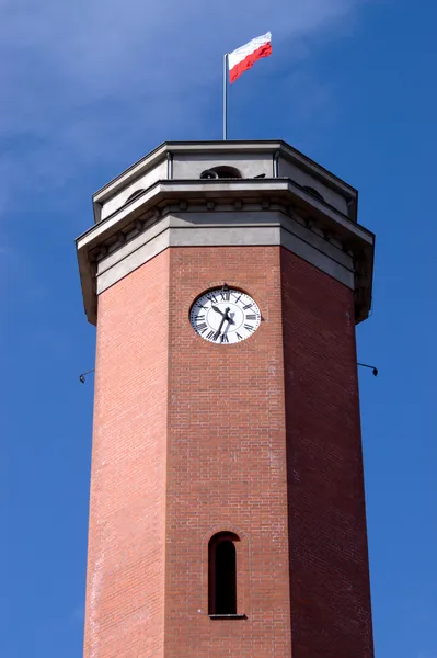 Storico Palazzo Comunale torre dell'orologio medievale dalla Polonia — Foto Stock