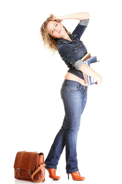 Hermosa joven rubia de pie cuerpo completo en jeans aislados — Foto de Stock