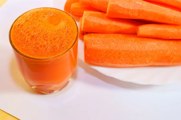 Succo di carota in vetro — Foto Stock