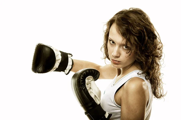 Donna in forma boxe isolato su bianco — Foto Stock