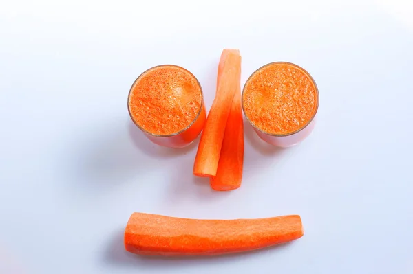 Carrot Juice in glass. health Face. — Stock Photo, Image